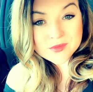 Meet your Posher, Dena